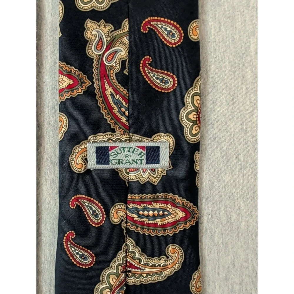 Sutter And Grant Blue Paisley Tie 3 3/4 Wide x 56 1/2 Long 100% Silk Made In USA